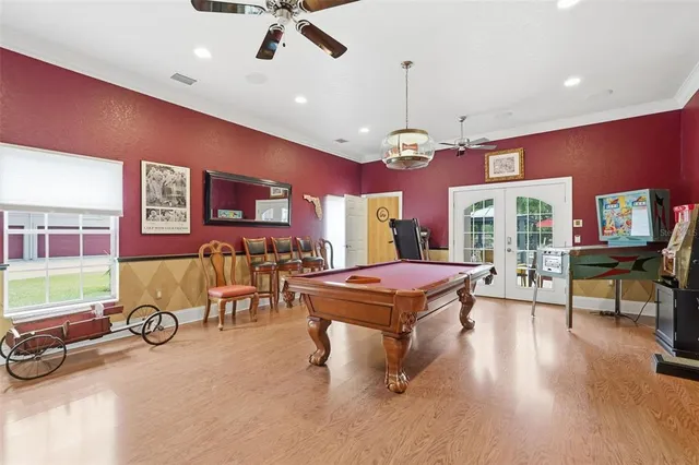 a black and white photo of a room