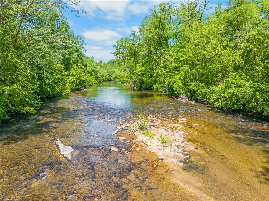1392 Mission Road Danbury, NC 27016 - Photo 13 of 29