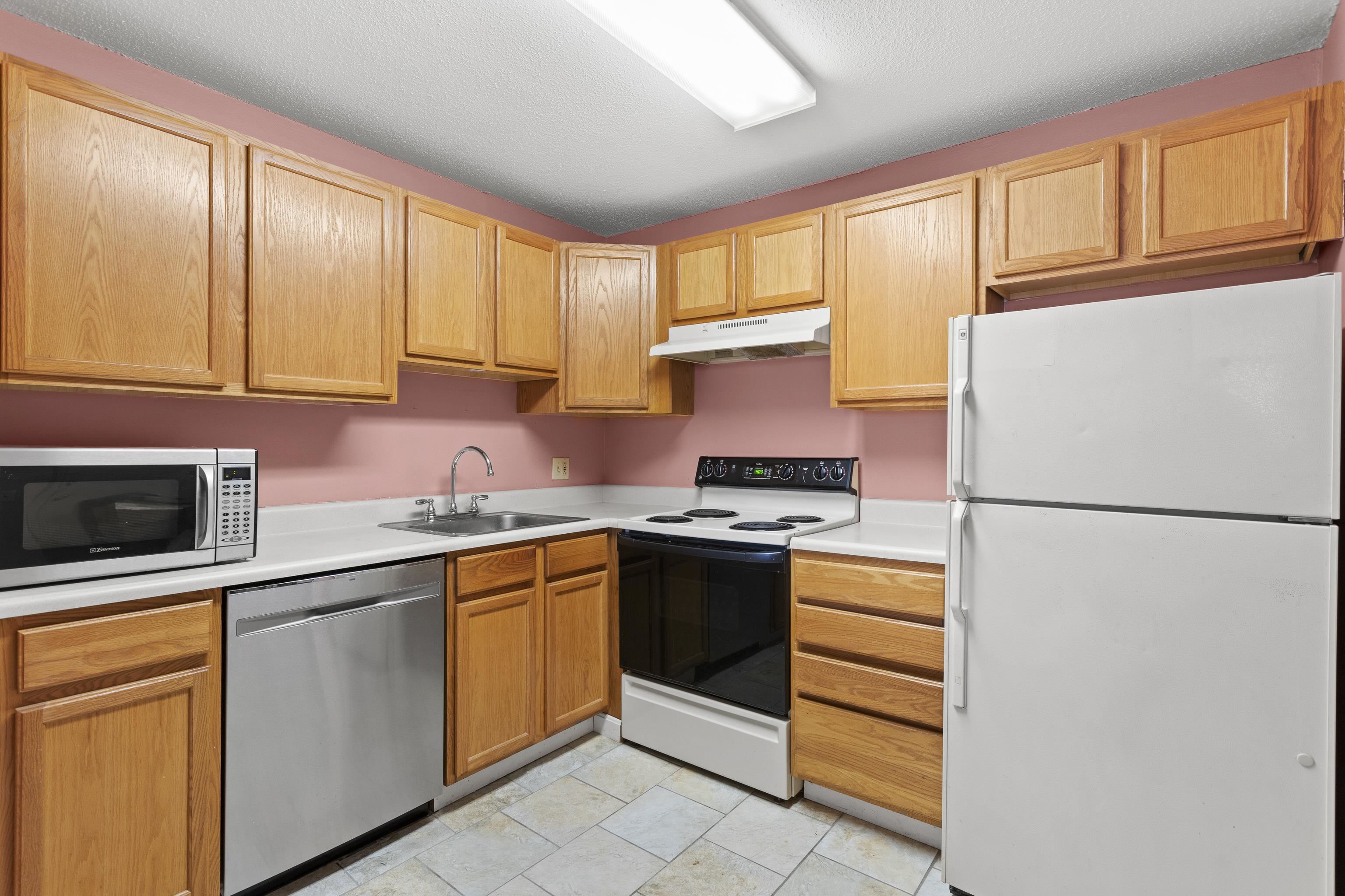 123 English Village Road, Unit 202 Manchester, NH 03102 - Photo 11 of 35 Gallery Image 11