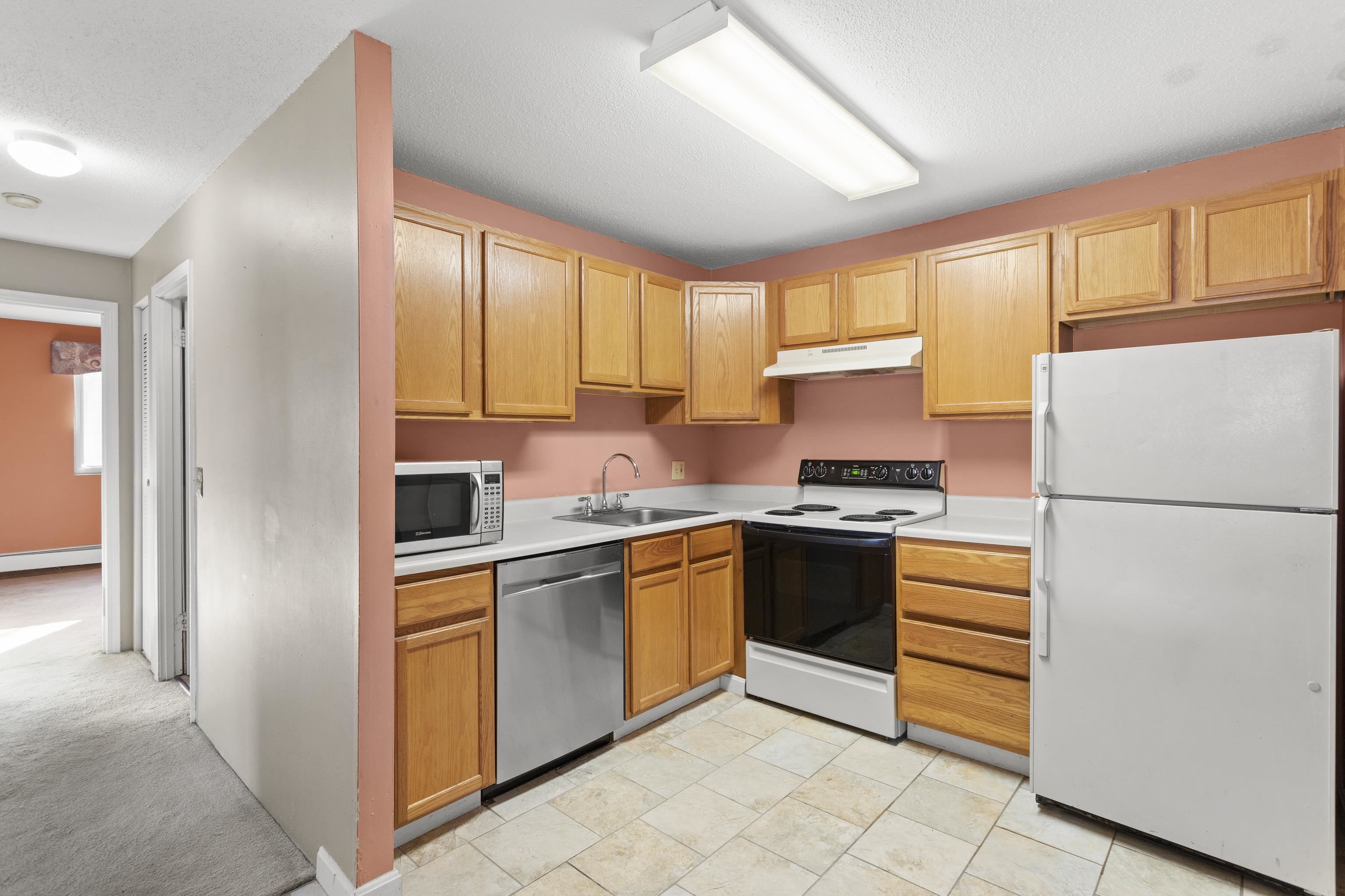 123 English Village Road, Unit 202 Manchester, NH 03102 - Photo 9 of 35 Gallery Image 9