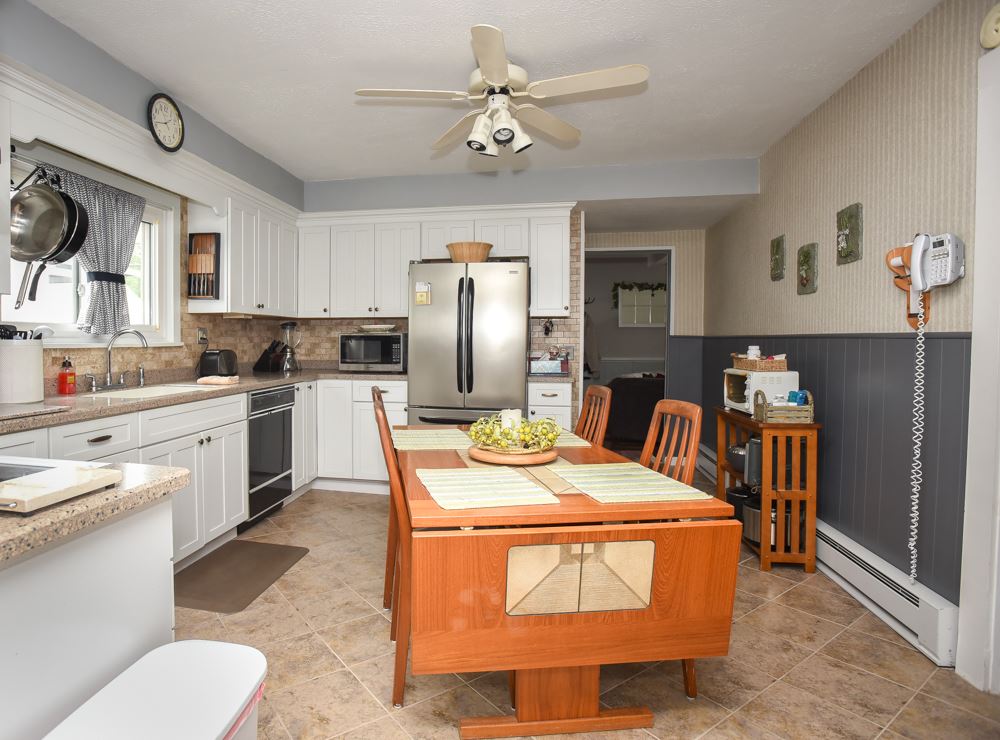 572 Cilley Road Manchester, NH 03103 - Photo 13 of 40