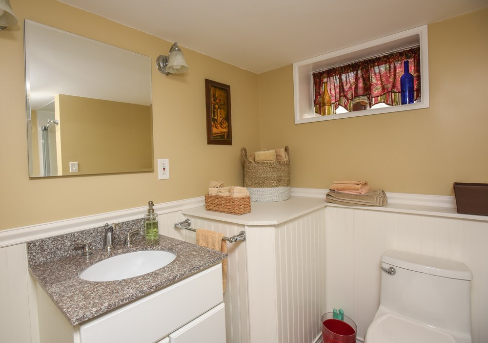 572 Cilley Road Manchester, NH 03103 - Photo 24 of 40