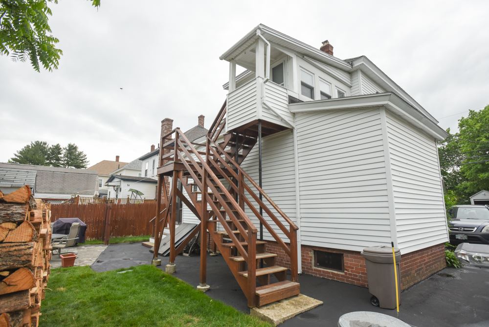 572 Cilley Road Manchester, NH 03103 - Photo 4 of 40