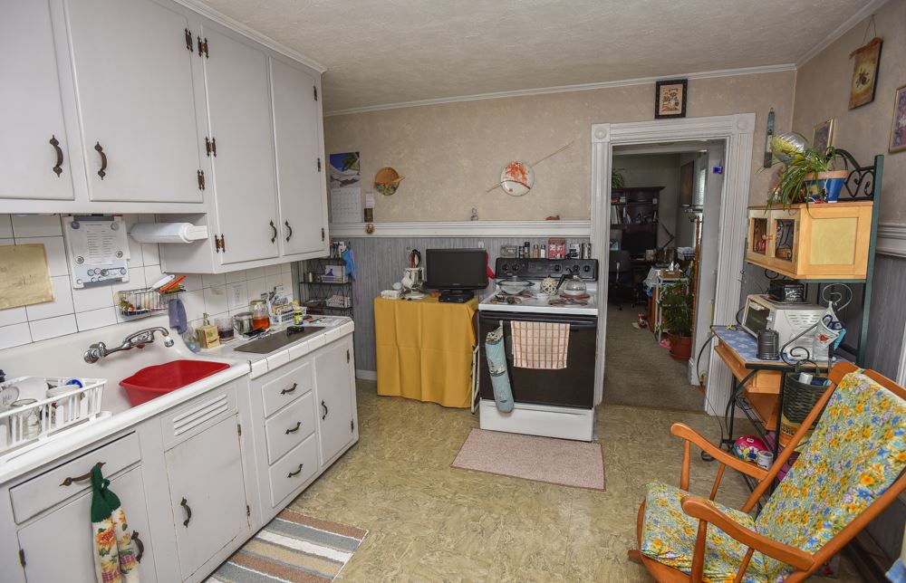 572 Cilley Road Manchester, NH 03103 - Photo 34 of 40