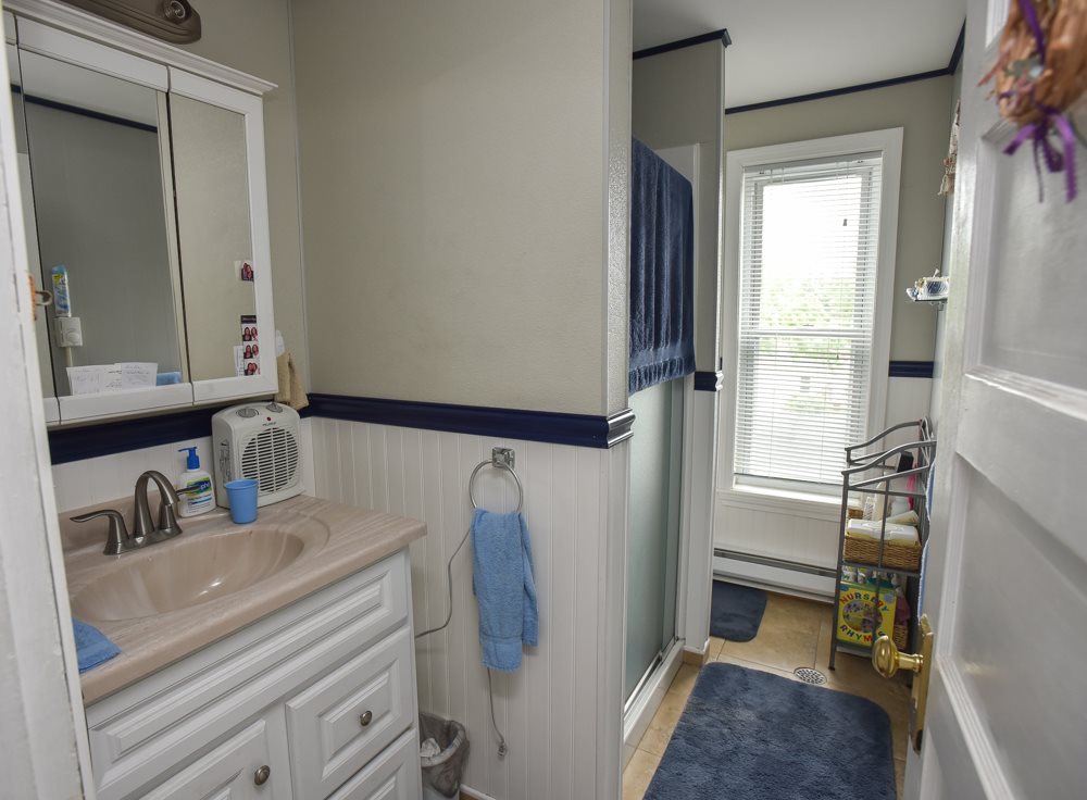 572 Cilley Road Manchester, NH 03103 - Photo 37 of 40