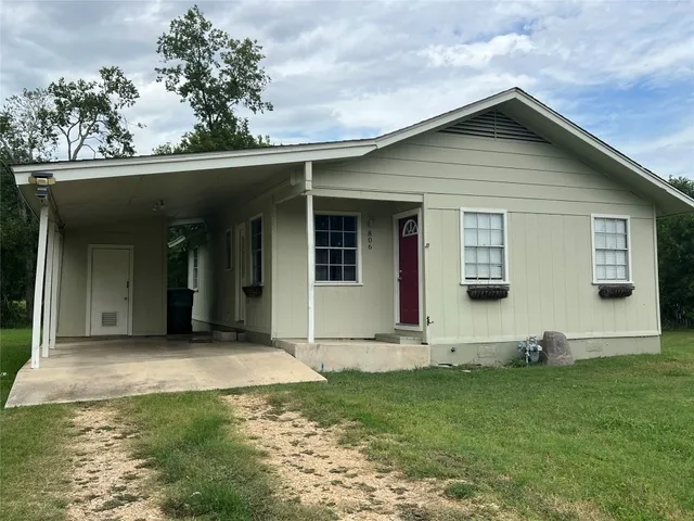 $1,600 | 806 West 8th Street, Taylor, TX 76574