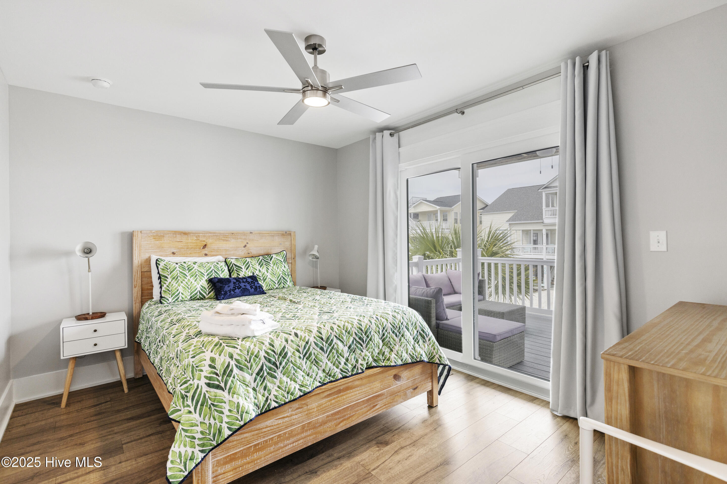 403 17th Street Sunset Beach, NC 28468 - Photo 39 of 58 Guest room 3, 1st floor/deck access