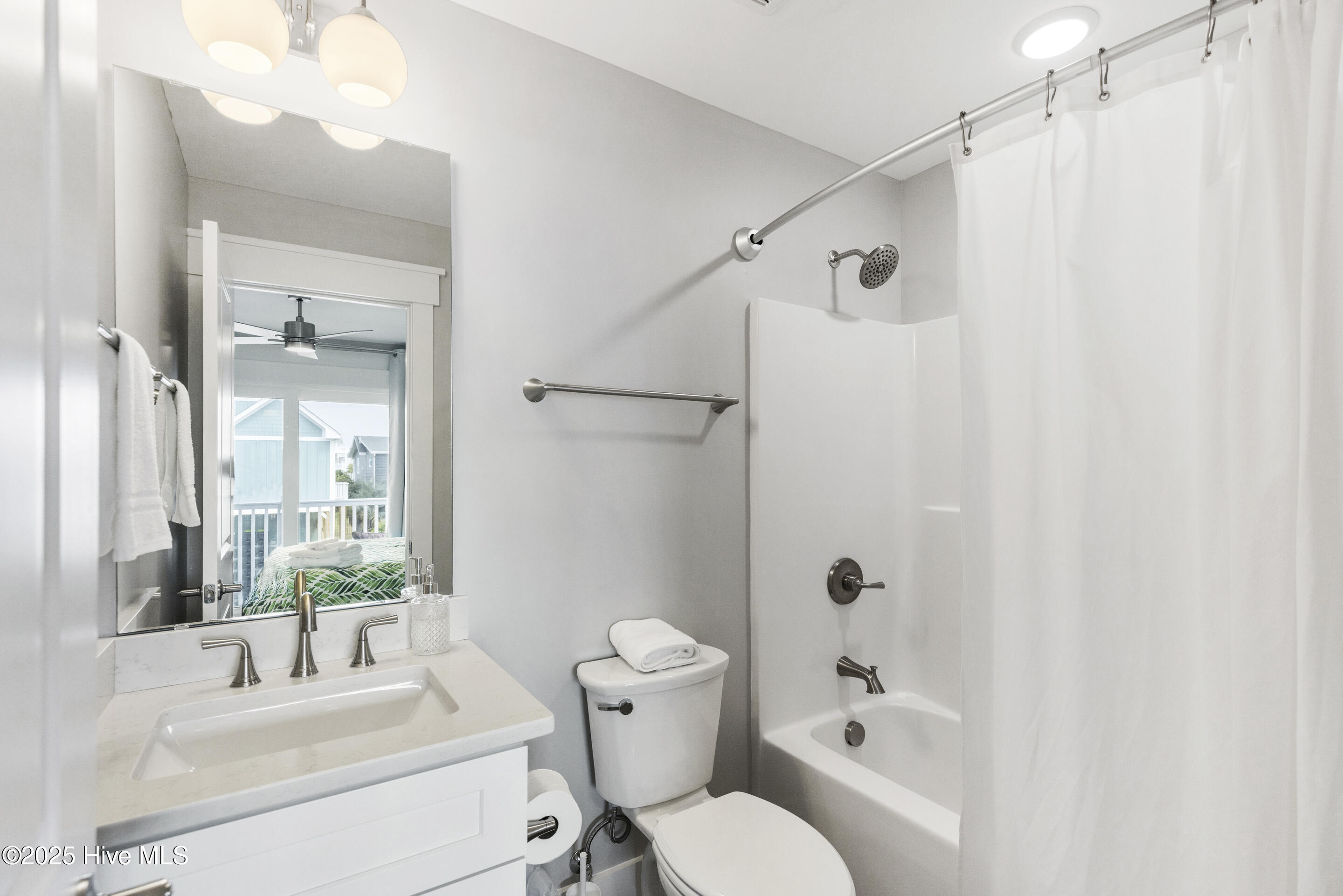 403 17th Street Sunset Beach, NC 28468 - Photo 40 of 58 Guest room 3 full bath