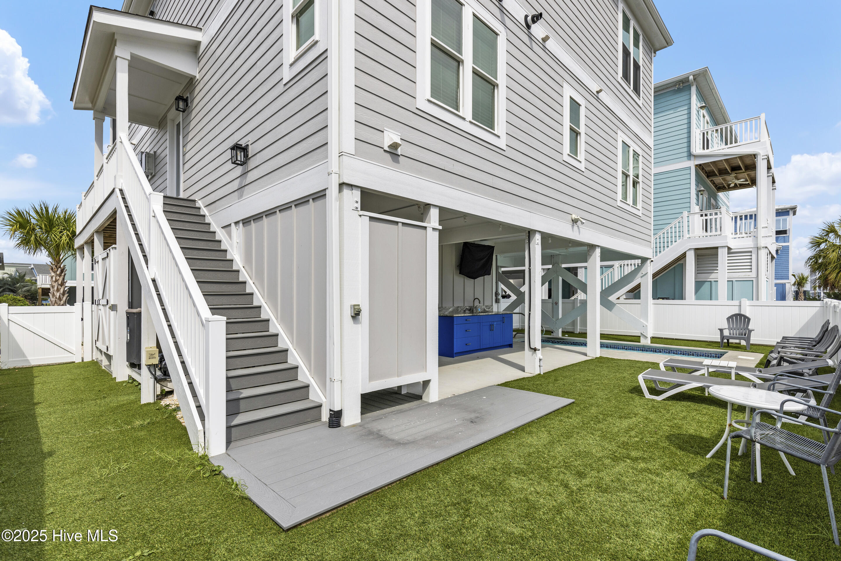 403 17th Street Sunset Beach, NC 28468 - Photo 50 of 58 1st floor access to backyard
