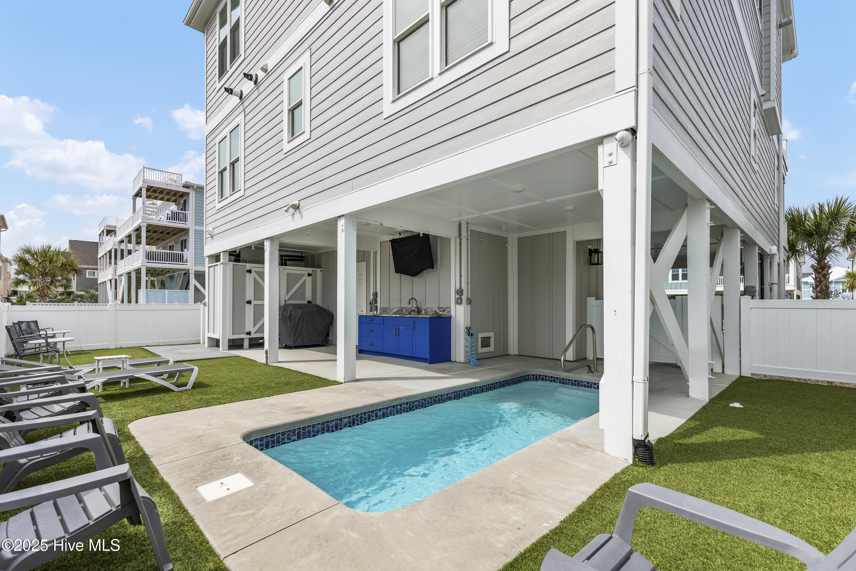 403 17th Street Sunset Beach, NC 28468 - Photo 7 of 58 Backyard oasis!