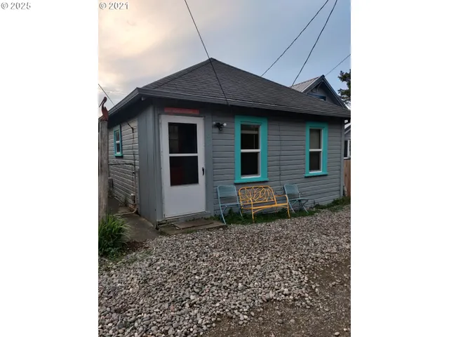 $299,900 | 317 North Beacon Street, Rockaway Beach, OR 97136