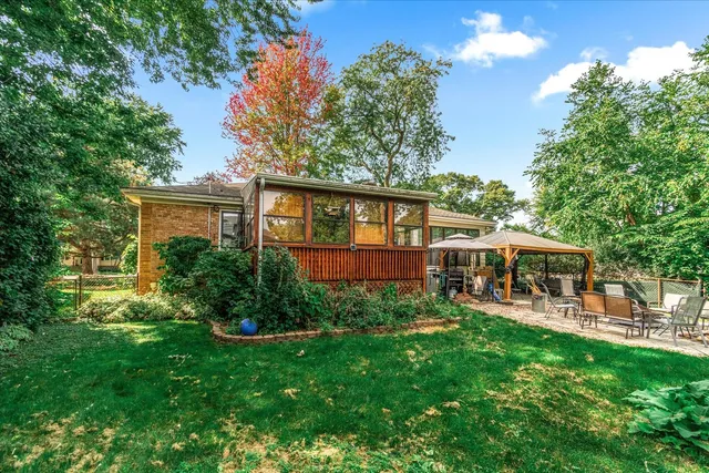 $420,000 | 719 North President Street, Wheaton, IL 60187