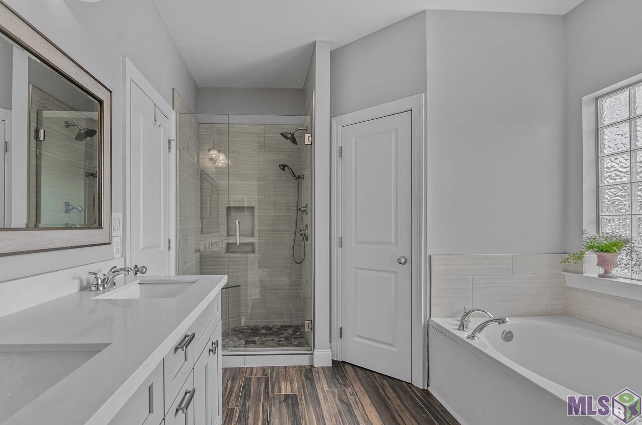 43593 Hodgeson Road Prairieville, LA 70769 - Photo 9 of 20 Stunning Master Bath