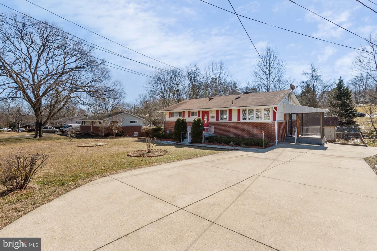 4423 Roundhill Road Alexandria, VA 22310 - Photo 2 of 41 Extra large driveway w/room for multiple cars