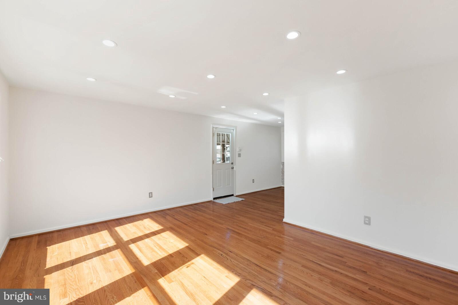 4423 Roundhill Road Alexandria, VA 22310 - Photo 14 of 41 Recessed lighting throughout