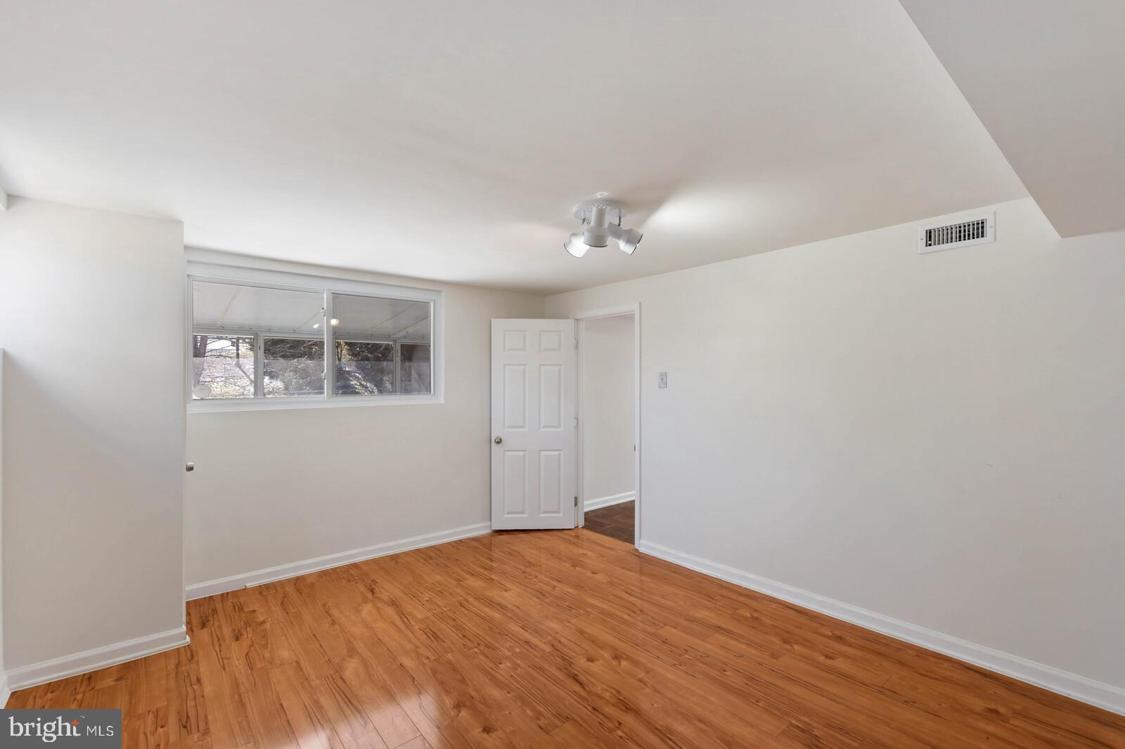 4423 Roundhill Road Alexandria, VA 22310 - Photo 33 of 41 Large basement bedroom (in addition to den/office)