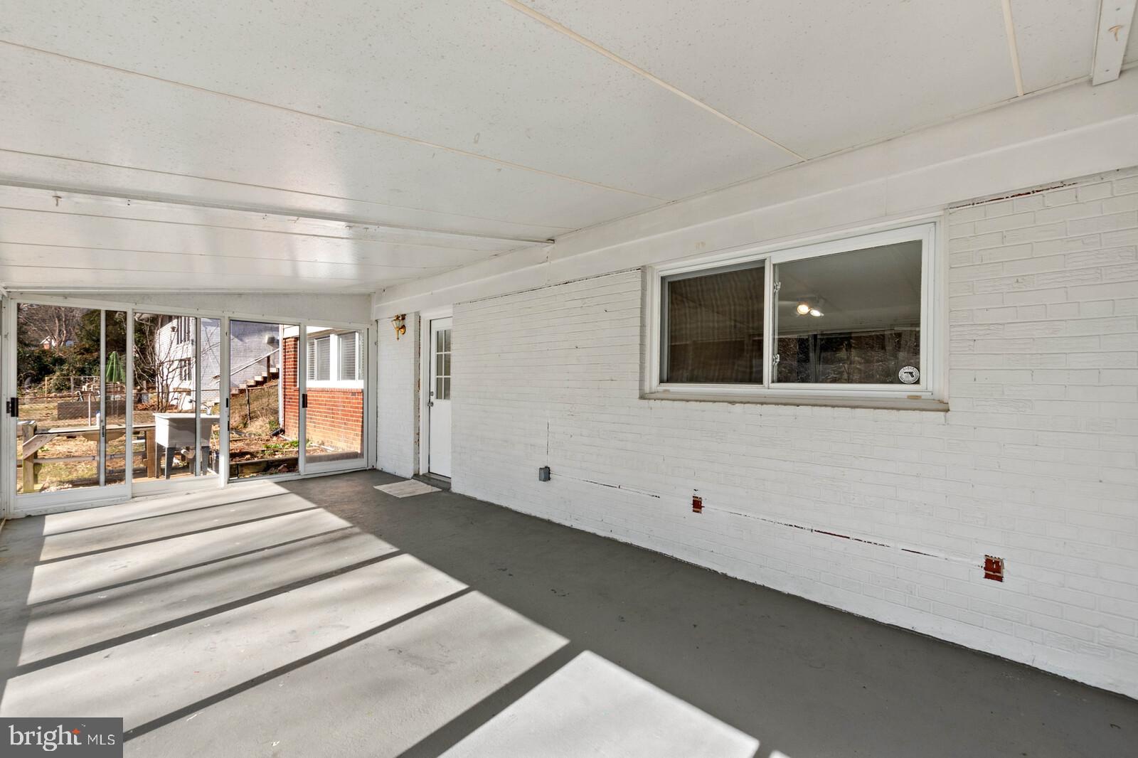 4423 Roundhill Road Alexandria, VA 22310 - Photo 36 of 41 Gallery Image 36