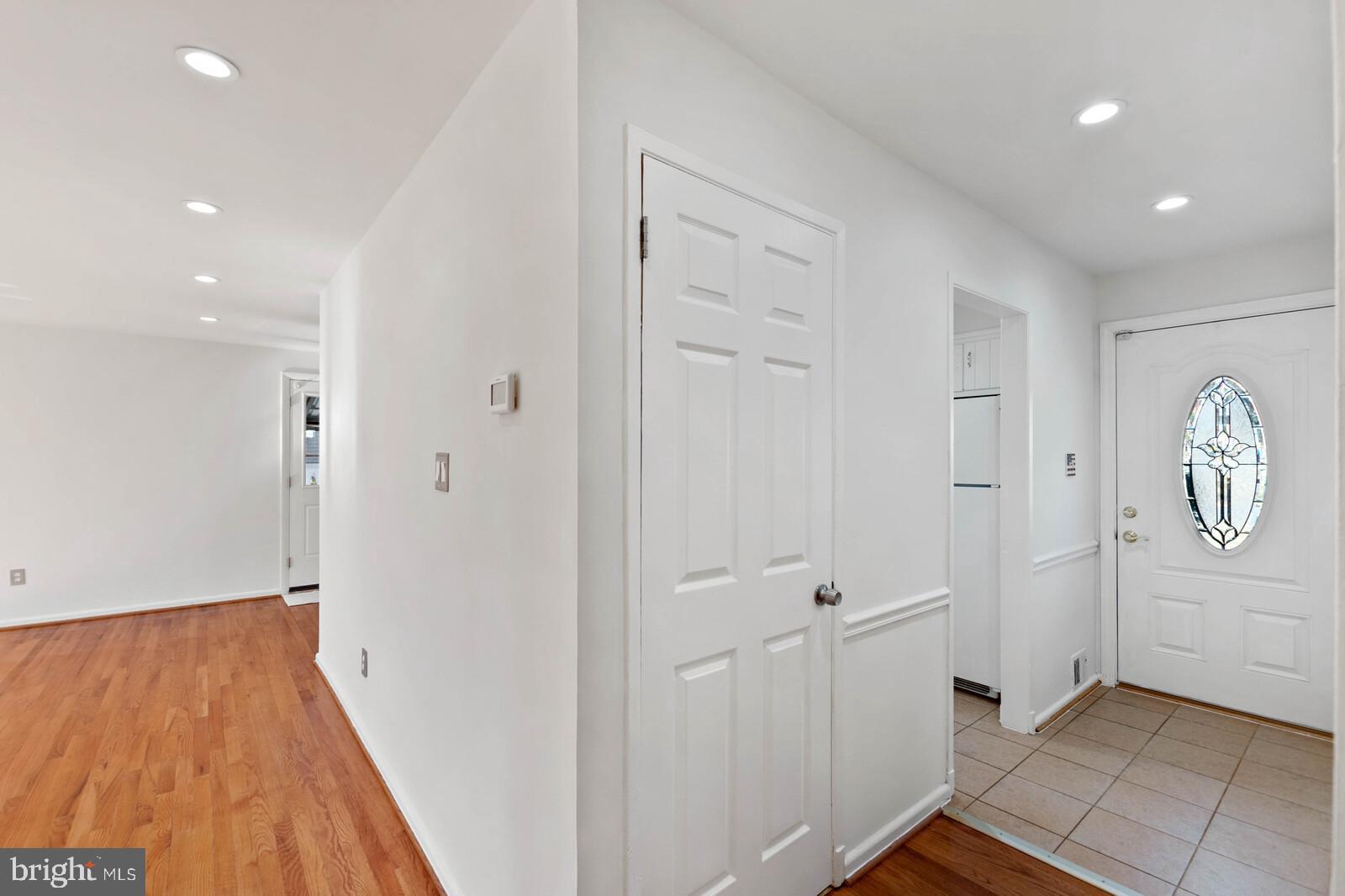 4423 Roundhill Road Alexandria, VA 22310 - Photo 6 of 41 Freshly painted light and bright main level