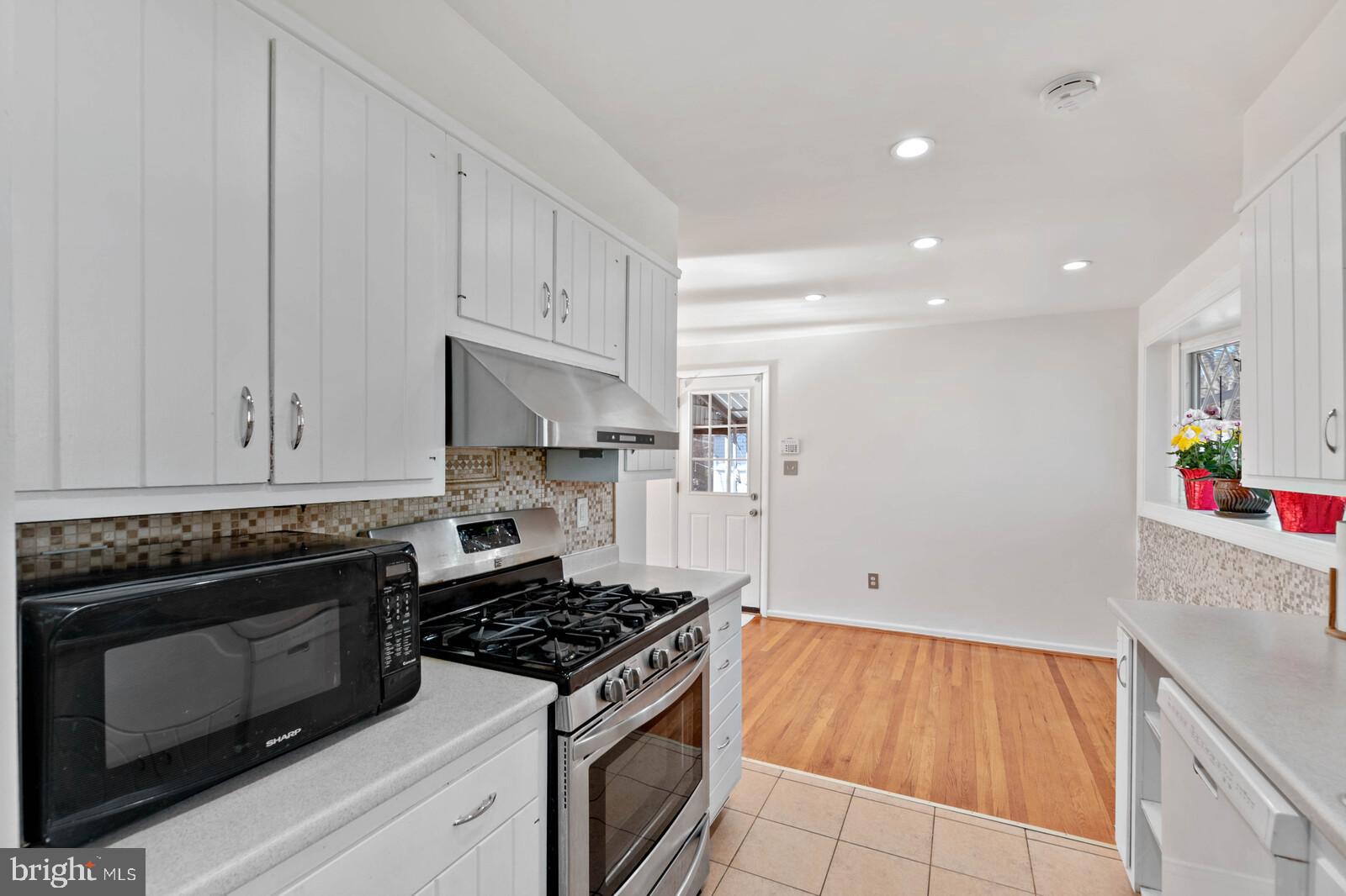 4423 Roundhill Road Alexandria, VA 22310 - Photo 9 of 41 Gallery Image 9