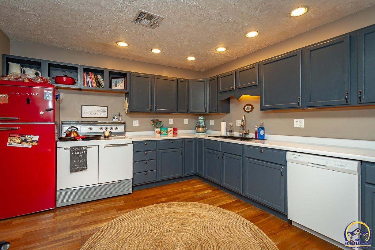 13918 Railroad Street Perry, KS 66073 - Photo 9 of 34 Gallery Image 9