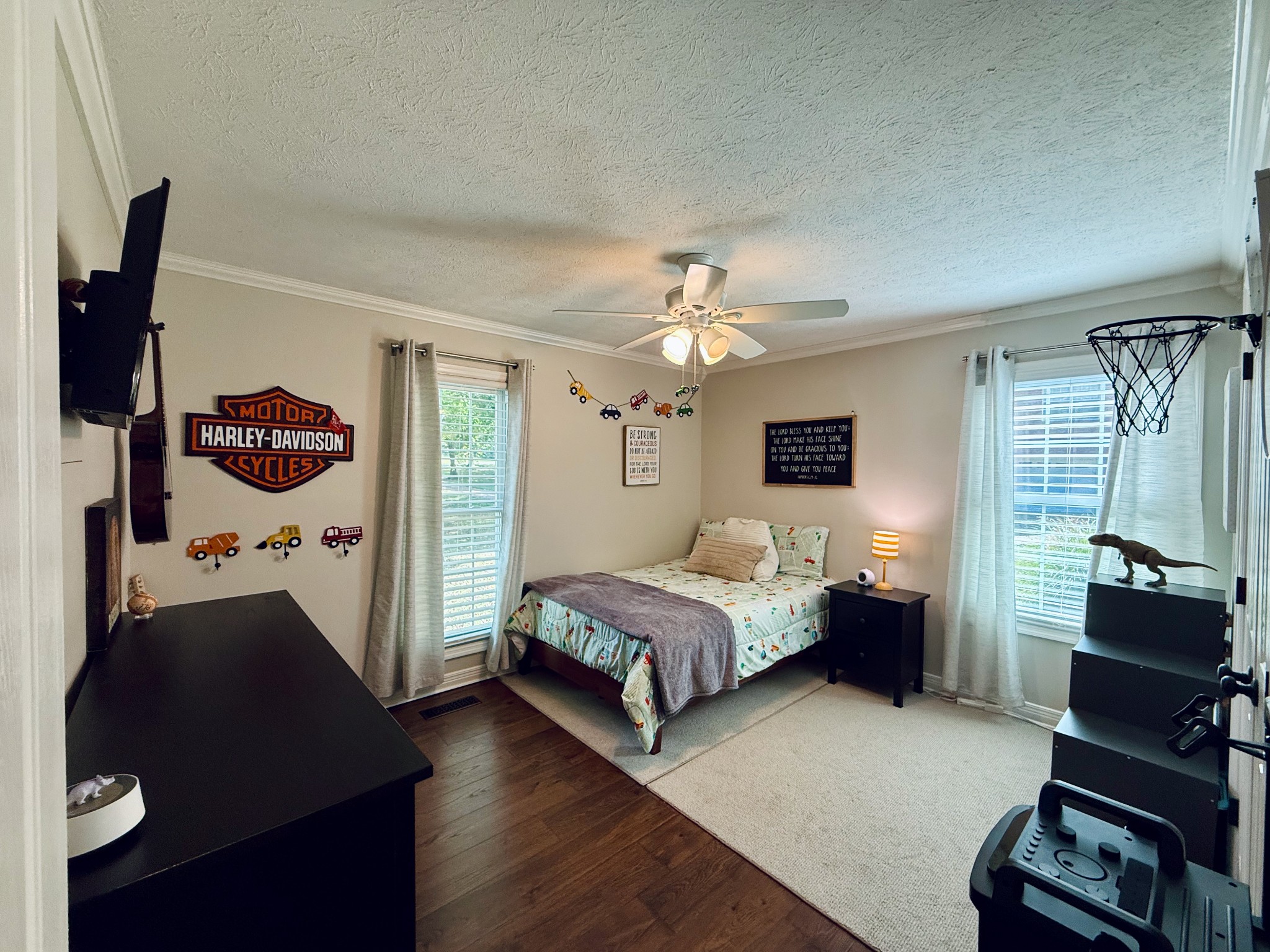 320 Spring Valley Drive Cottontown, TN 37048 - Photo 20 of 48 a spacious bedroom with a bed and a flat screen tv
