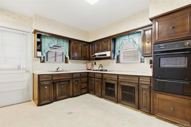 $749,000 | 1641 Hone Avenue | Morris Park