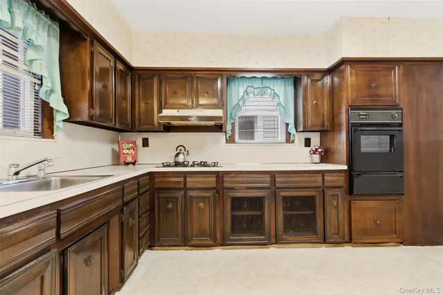 $749,000 | 1641 Hone Avenue | Morris Park