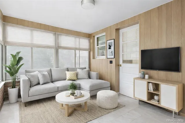 $749,000 | 1641 Hone Avenue | Morris Park