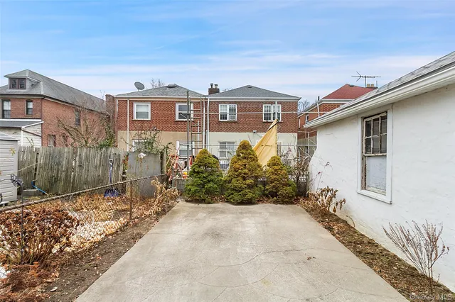 $749,000 | 1641 Hone Avenue | Morris Park