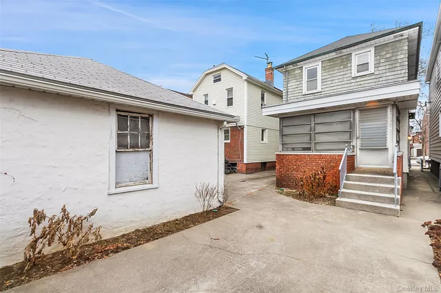 $749,000 | 1641 Hone Avenue | Morris Park