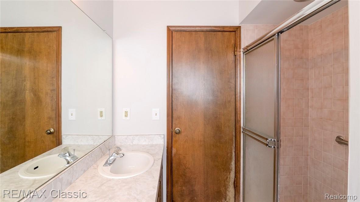 688 Sunlight Drive Rochester, MI 48309 - Photo 58 of 63 deleted_31.jpg