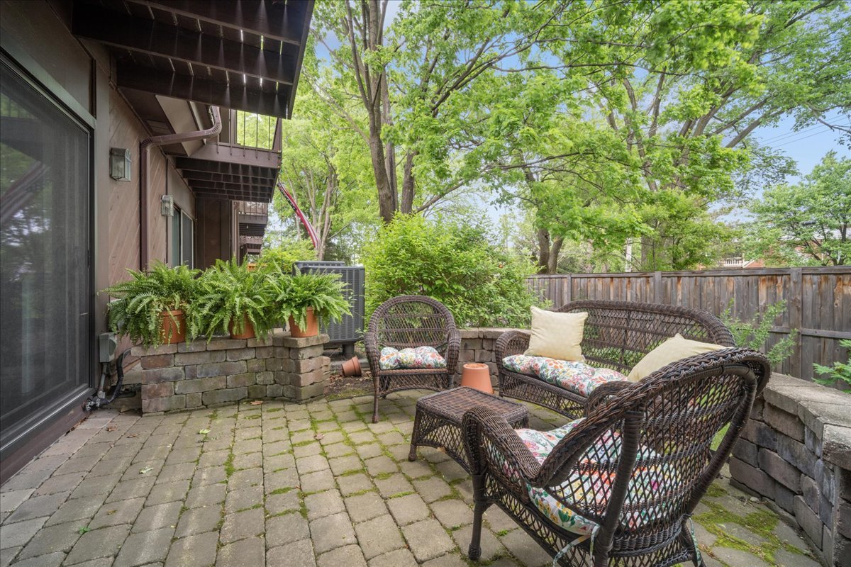 1617 Winnetka Road, Unit 1617 Glenview, IL 60025 - Photo 23 of 25