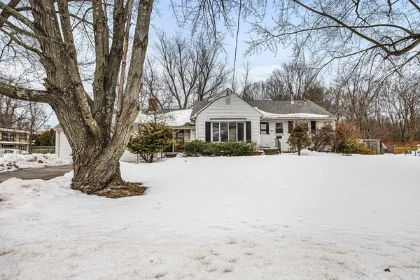 $320,000 | 331 Dale Street, Chicopee, MA 01013