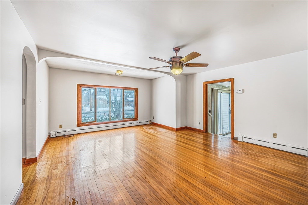 331 Dale Street Chicopee, MA 01013 - Photo 5 of 29