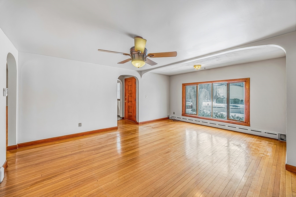 331 Dale Street Chicopee, MA 01013 - Photo 6 of 29