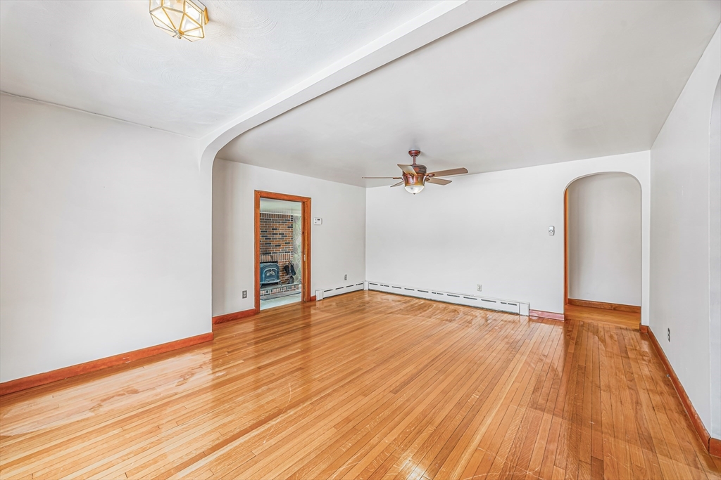 331 Dale Street Chicopee, MA 01013 - Photo 7 of 29