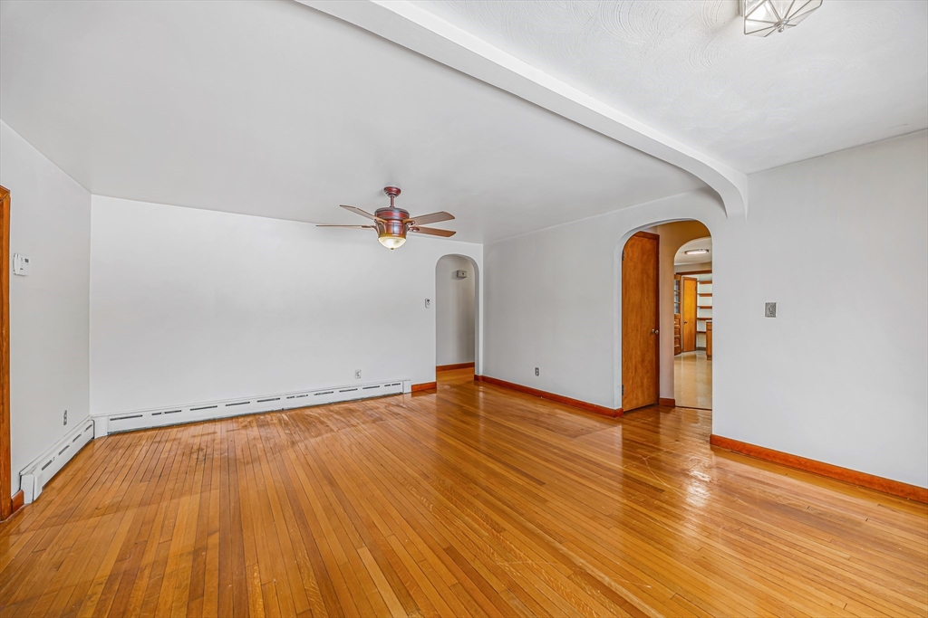 331 Dale Street Chicopee, MA 01013 - Photo 8 of 29