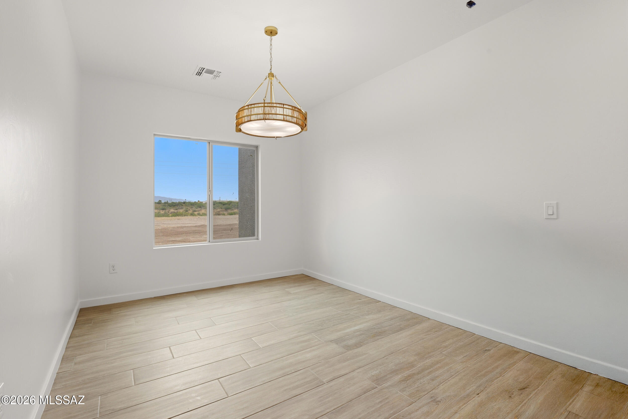 5583 South Swires Road Tucson, AZ 85746 - Photo 7 of 23 10_swires_008-edit