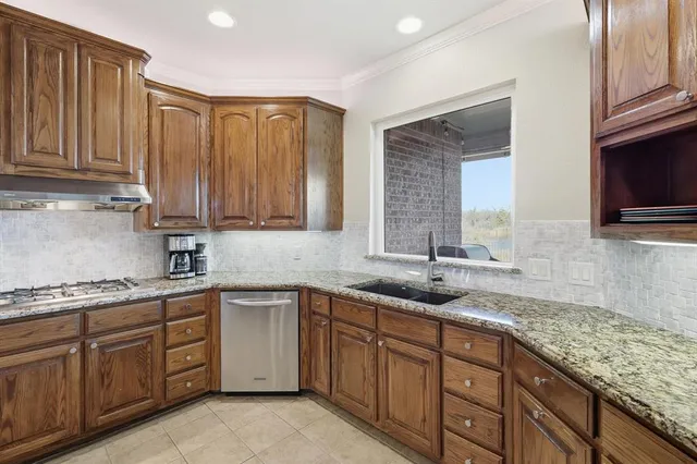 $650,000 | 411 Fountain Side Drive, Euless, TX 76039