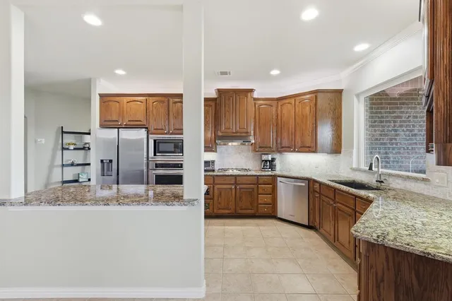 $650,000 | 411 Fountain Side Drive, Euless, TX 76039