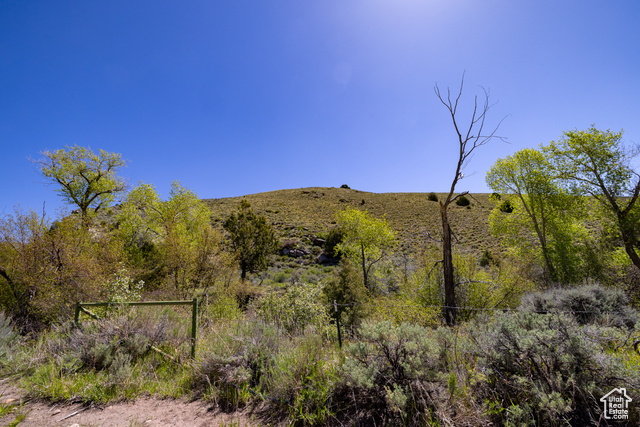 19204 Paradise Park Road, Unit 6 Vernal, UT 84078 - Photo 11 of 14 View of mountain backdrop