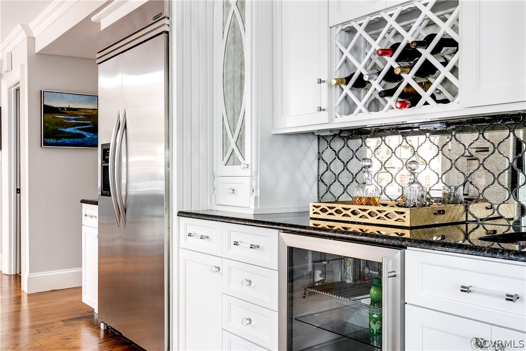 8915 Norwick Road Henrico, VA 23229 - Photo 12 of 47 Wet bar off the rear entry and adjacent to the kit