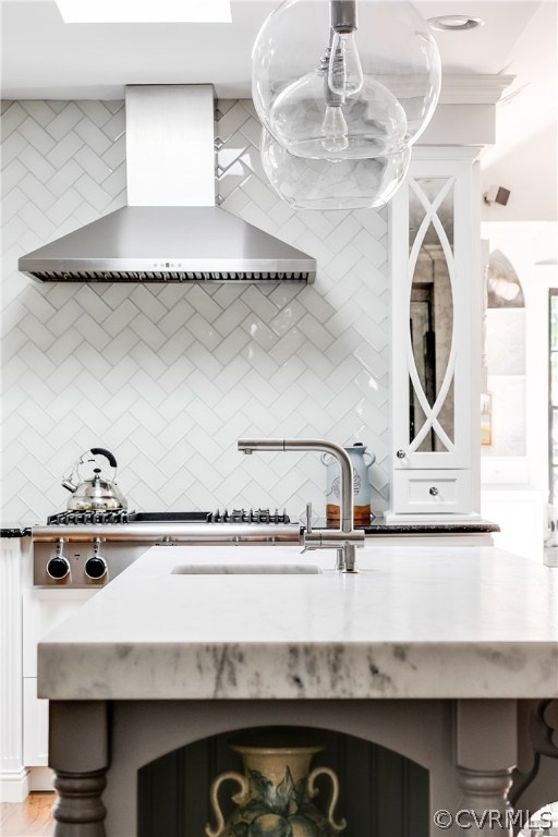 8915 Norwick Road Henrico, VA 23229 - Photo 16 of 47 New Herringbone pattern glass subway tile backspla