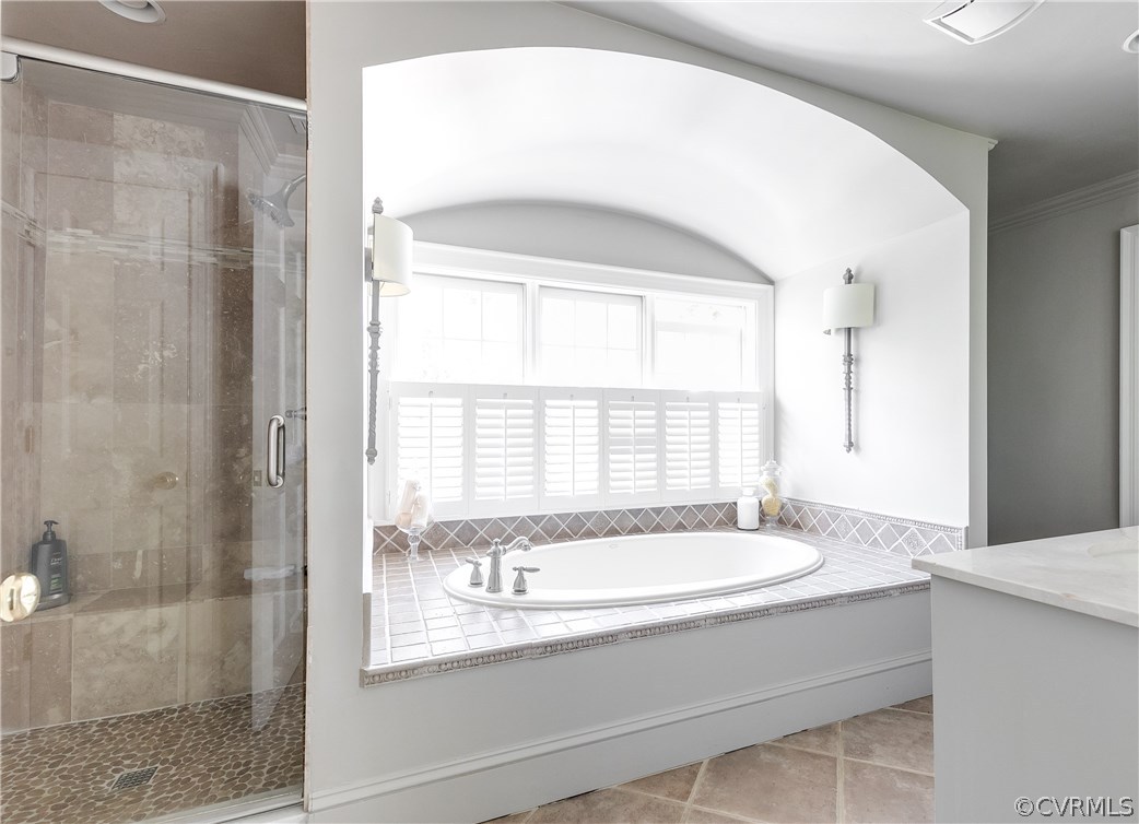 8915 Norwick Road Henrico, VA 23229 - Photo 30 of 47 Master Bath with garden tub, Custom glass-enclosed