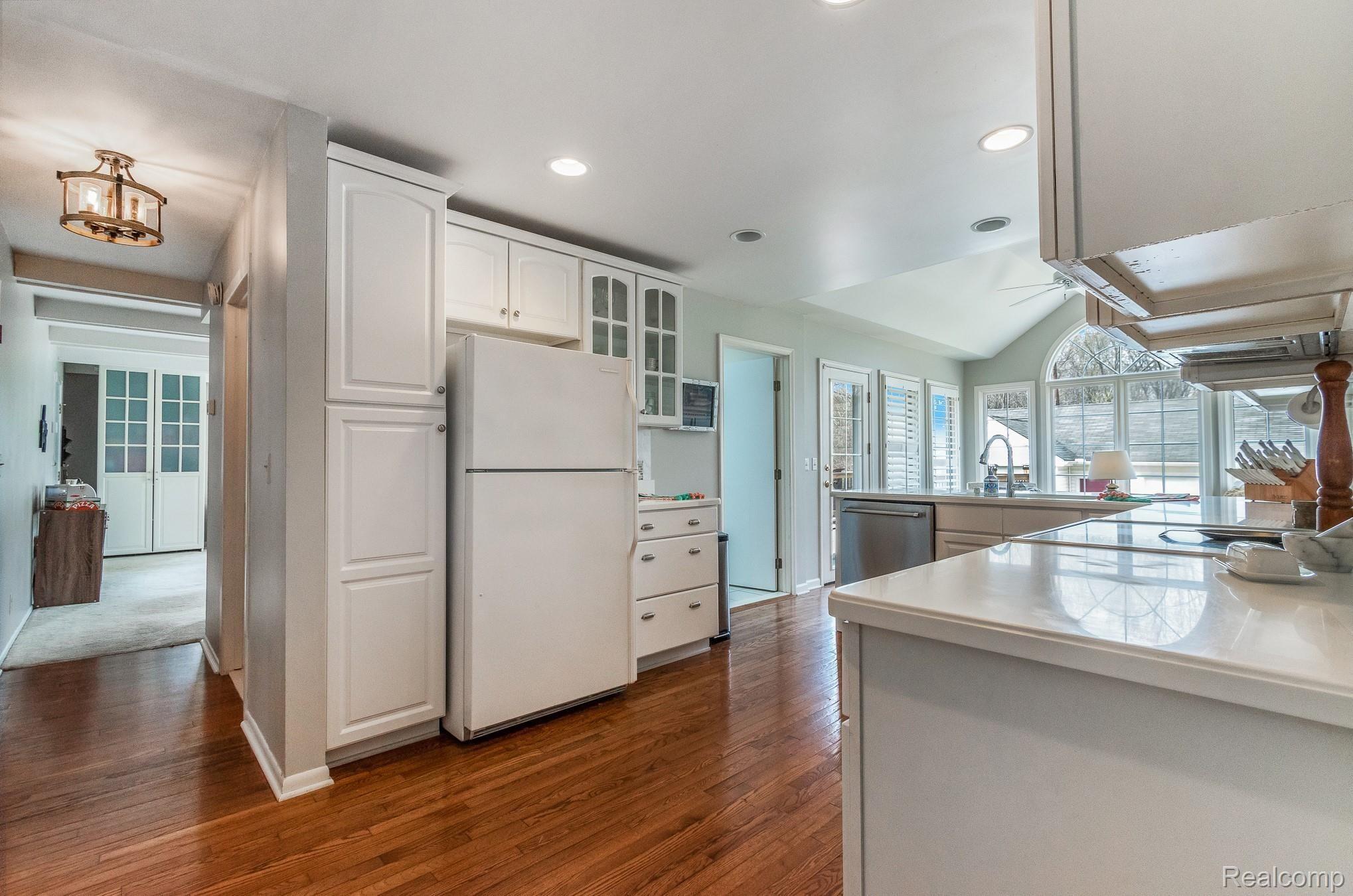 1366 Potomac Drive Rochester, MI 48306 - Photo 11 of 42 DSC_0157.jpg