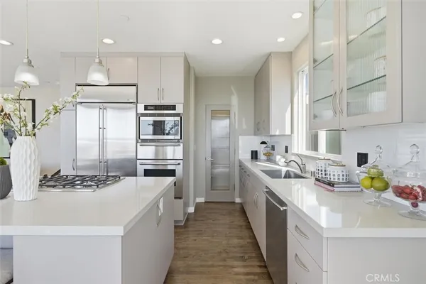 $18,000 | 2406 Ocean Drive, Manhattan Beach, CA 90266