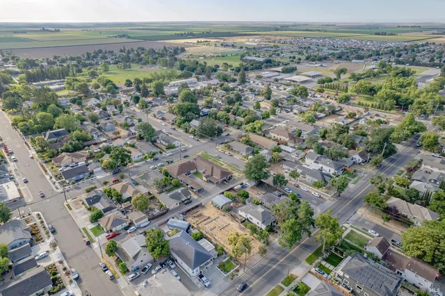 a picture of city view