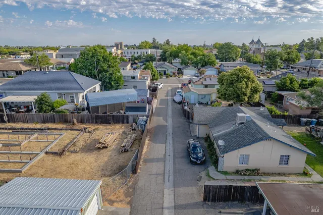 $290,000 | 241 South 1st Street, Dixon, CA 95620