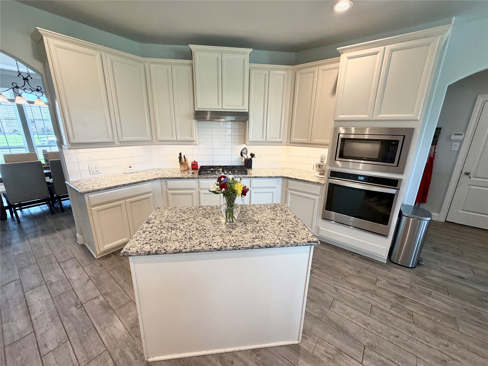 1217 Laurel Loop Angleton, TX 77515 - Photo 16 of 50