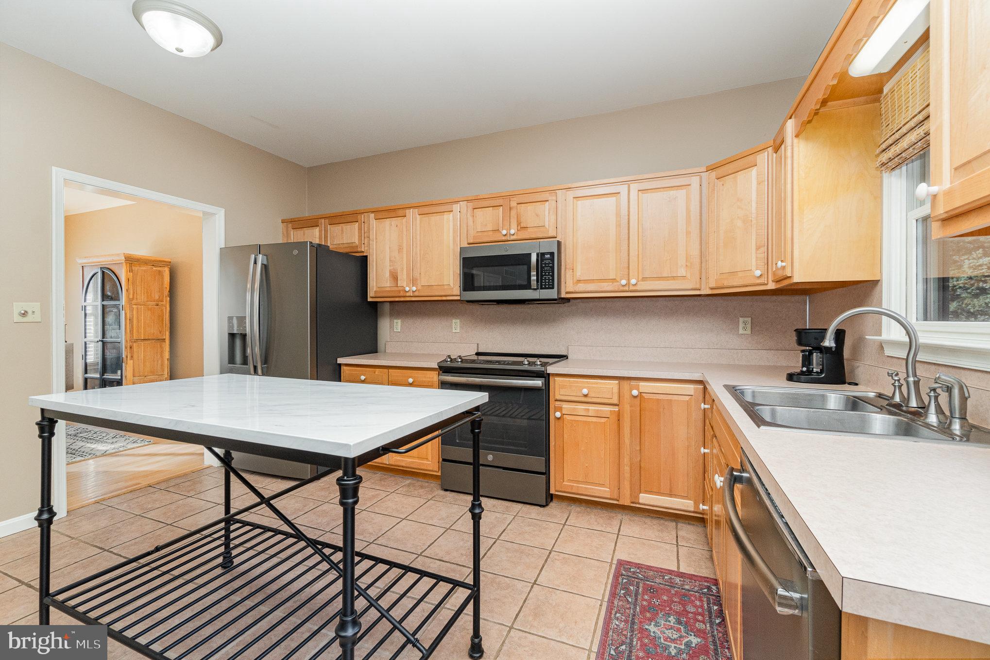 50 State Road Mechanicsburg, PA 17050 - Photo 8 of 47 Kitchen Island